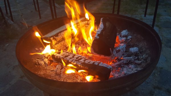 Use Fire Pits To Enhance Your Outdoor Experience - Urban Gardening Ideas